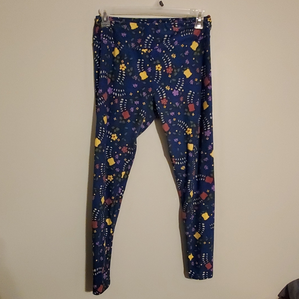 Lularoe leggings tall and curvy
